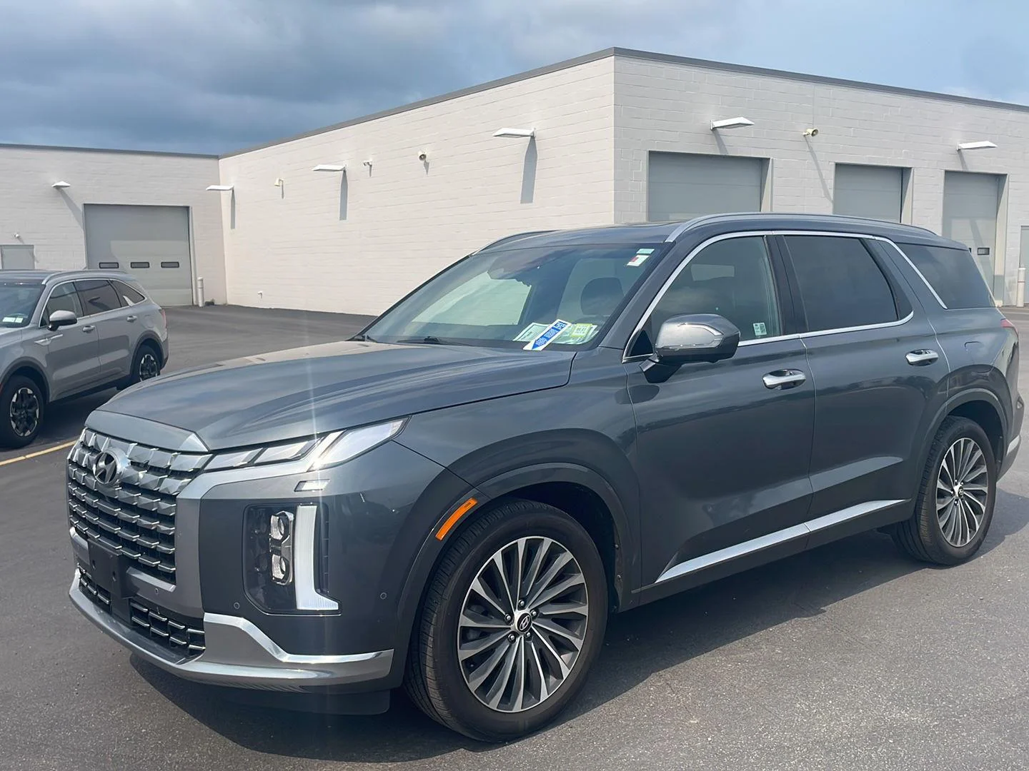 Used 2024 Steel Graphite Hyundai Calligraphy image 9