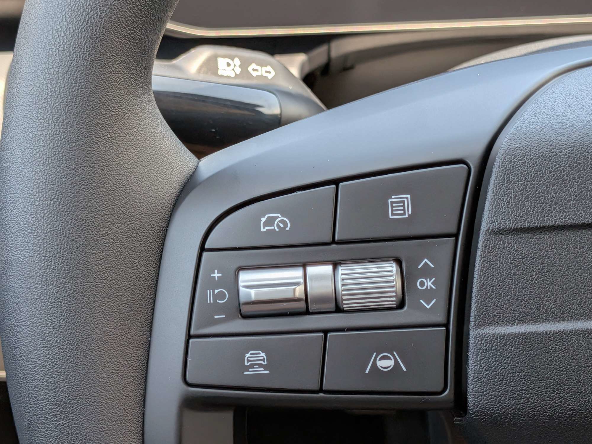 New 2026 Snow White Pearl Kia LX image 29