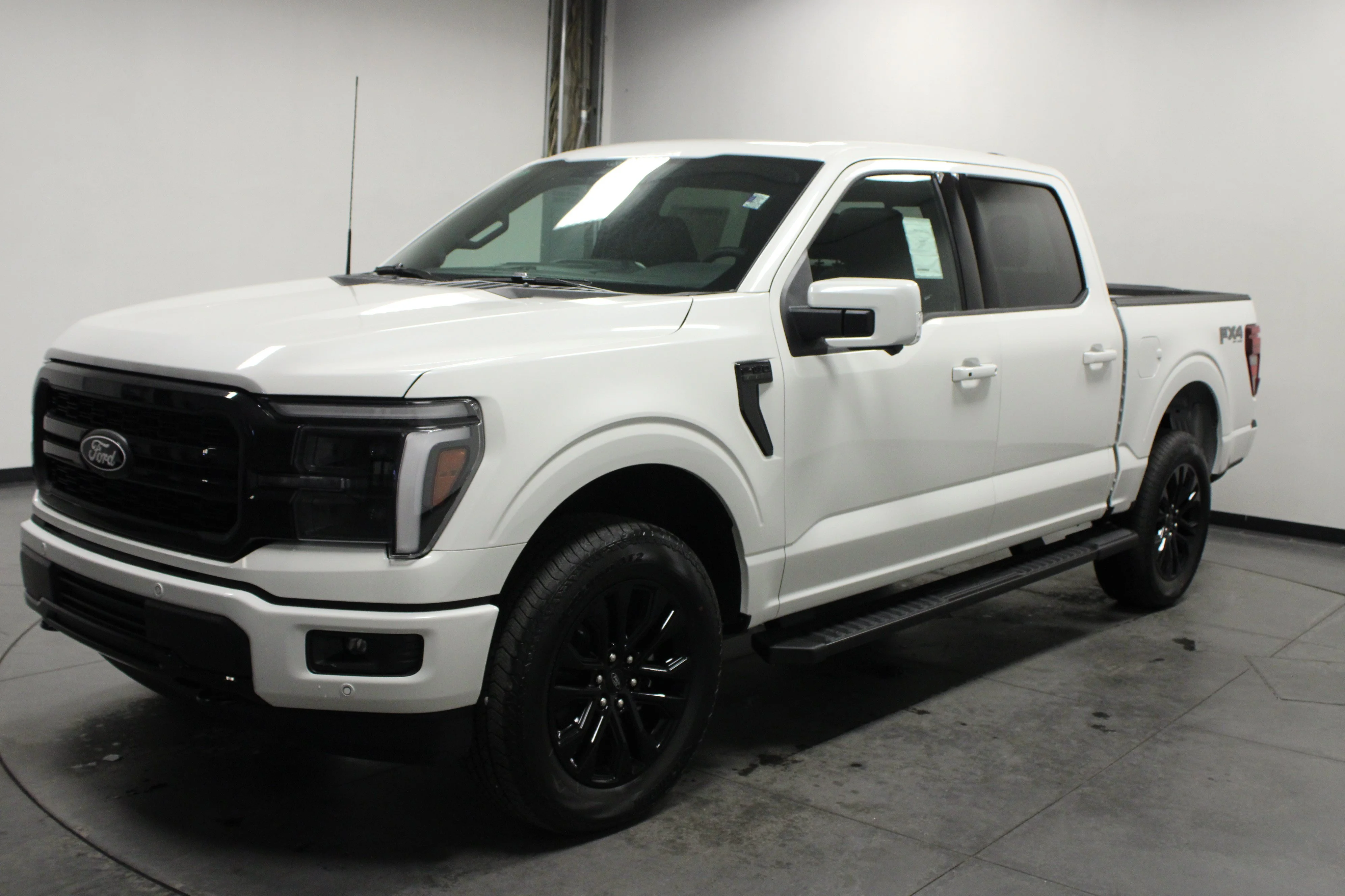 New 2026 Star White Metallic Tri-Coat Ford Lariat® image 10