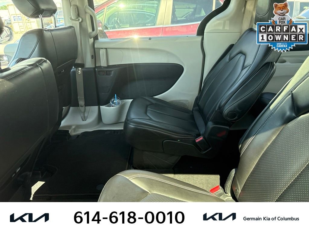 Used 2023 Gray Chrysler Touring L image 9
