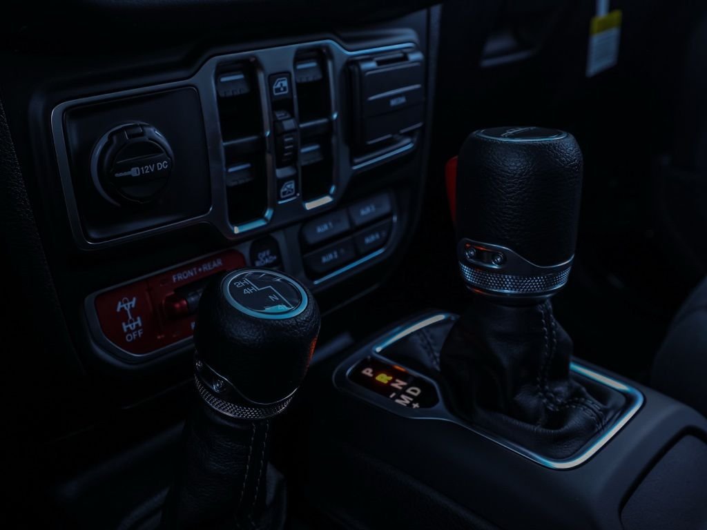 New 2026 Black Clear-Coat Exterior Paint Jeep Rubicon image 29