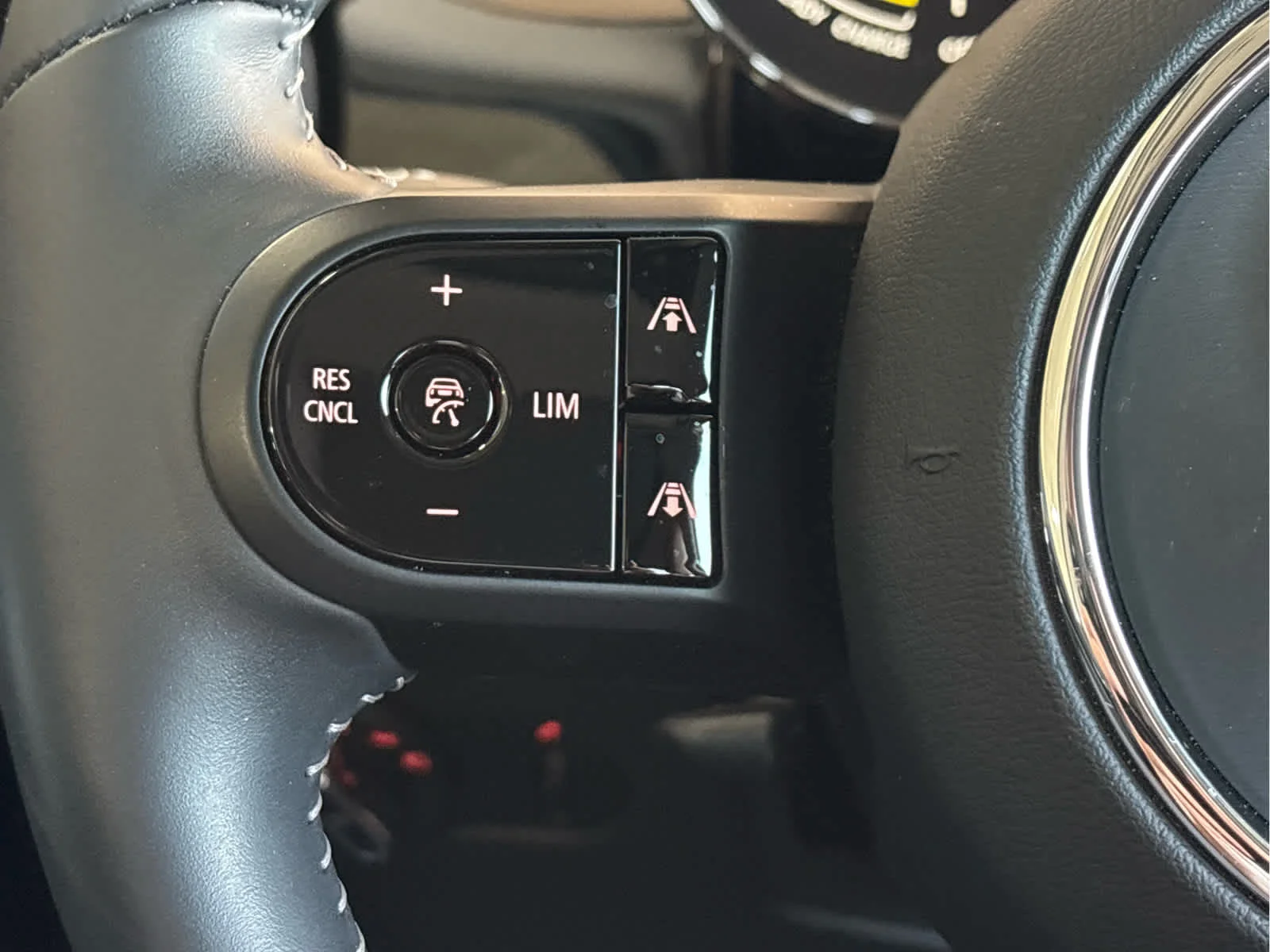 Used 2024  MINI Cooper SE image 14