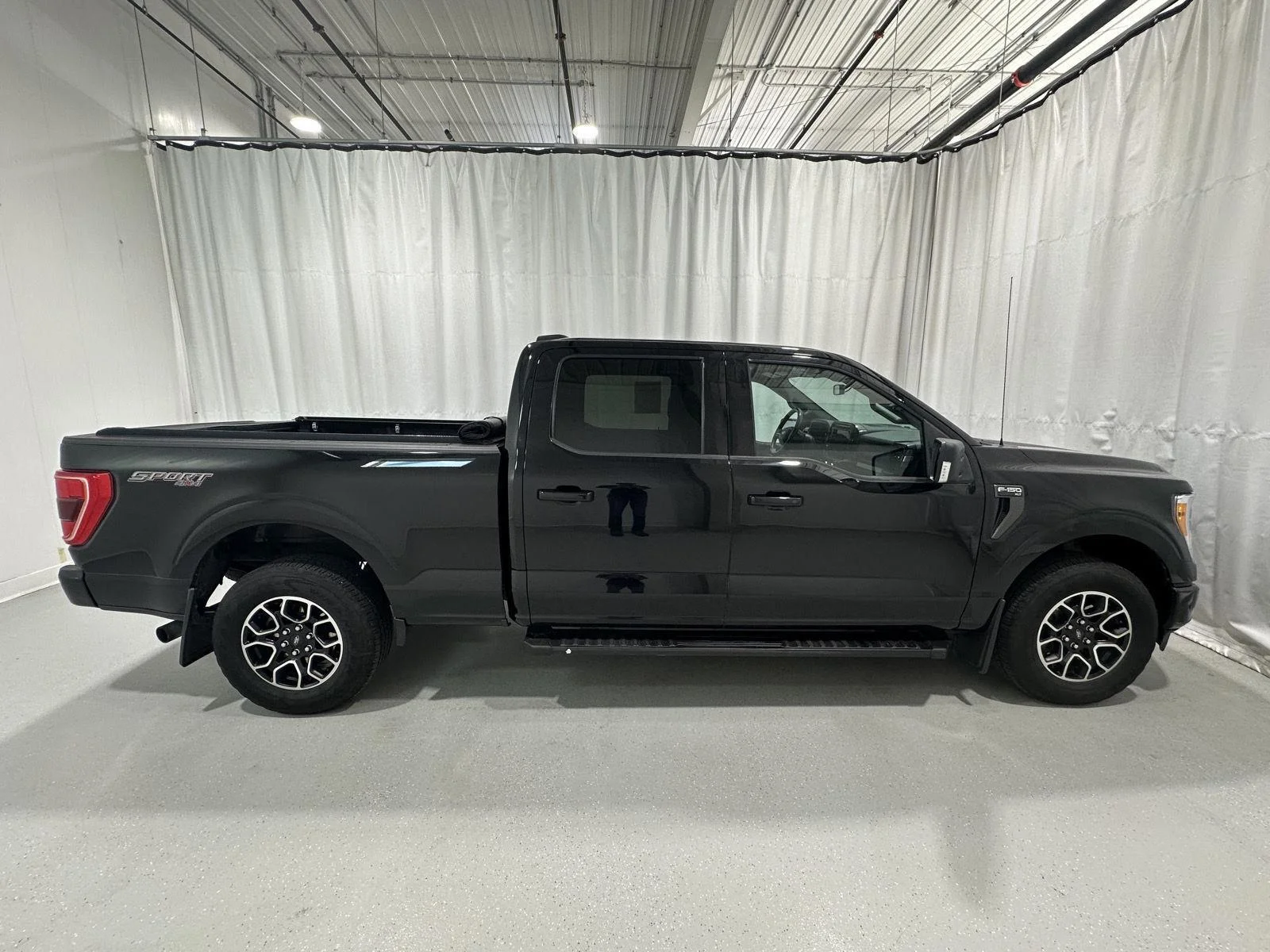 Used 2021 Agate Black Metallic Ford XL image 6