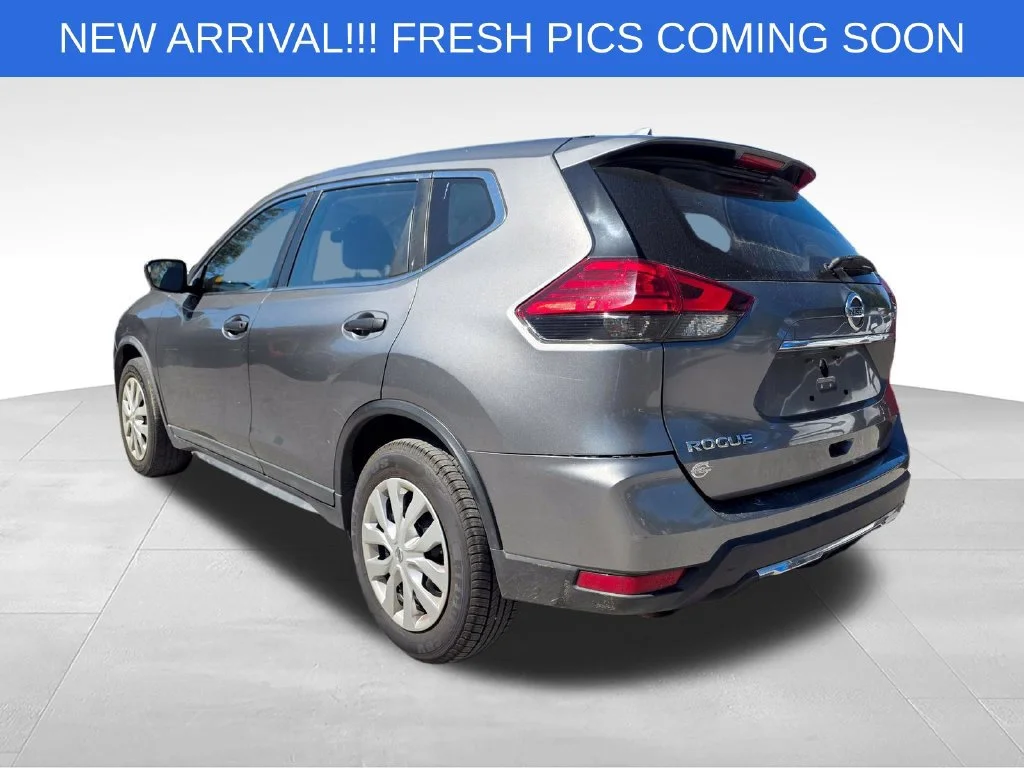 Used 2017 Gray Nissan S image 5