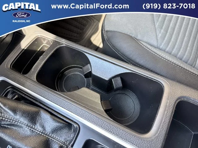 Used 2017 Red Ford SE image 32