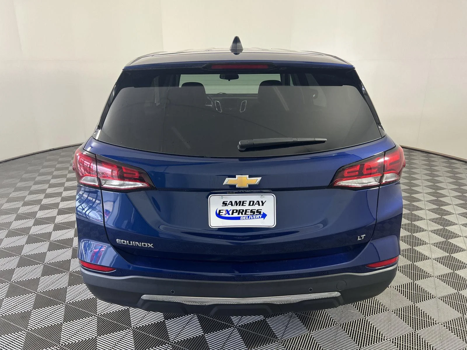 Used 2022 BLUE GLOW METALLIC Chevrolet LT image 25