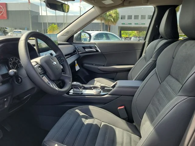 Used 2026 Gray Mitsubishi SE image 13