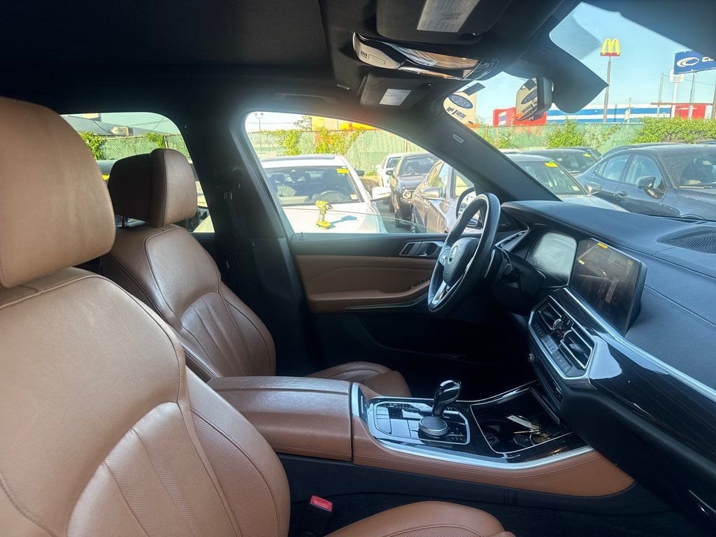 Used 2020 Black BMW xDrive50i image 15