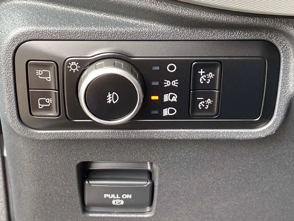 Used 2023 Gray Ford Badlands image 21