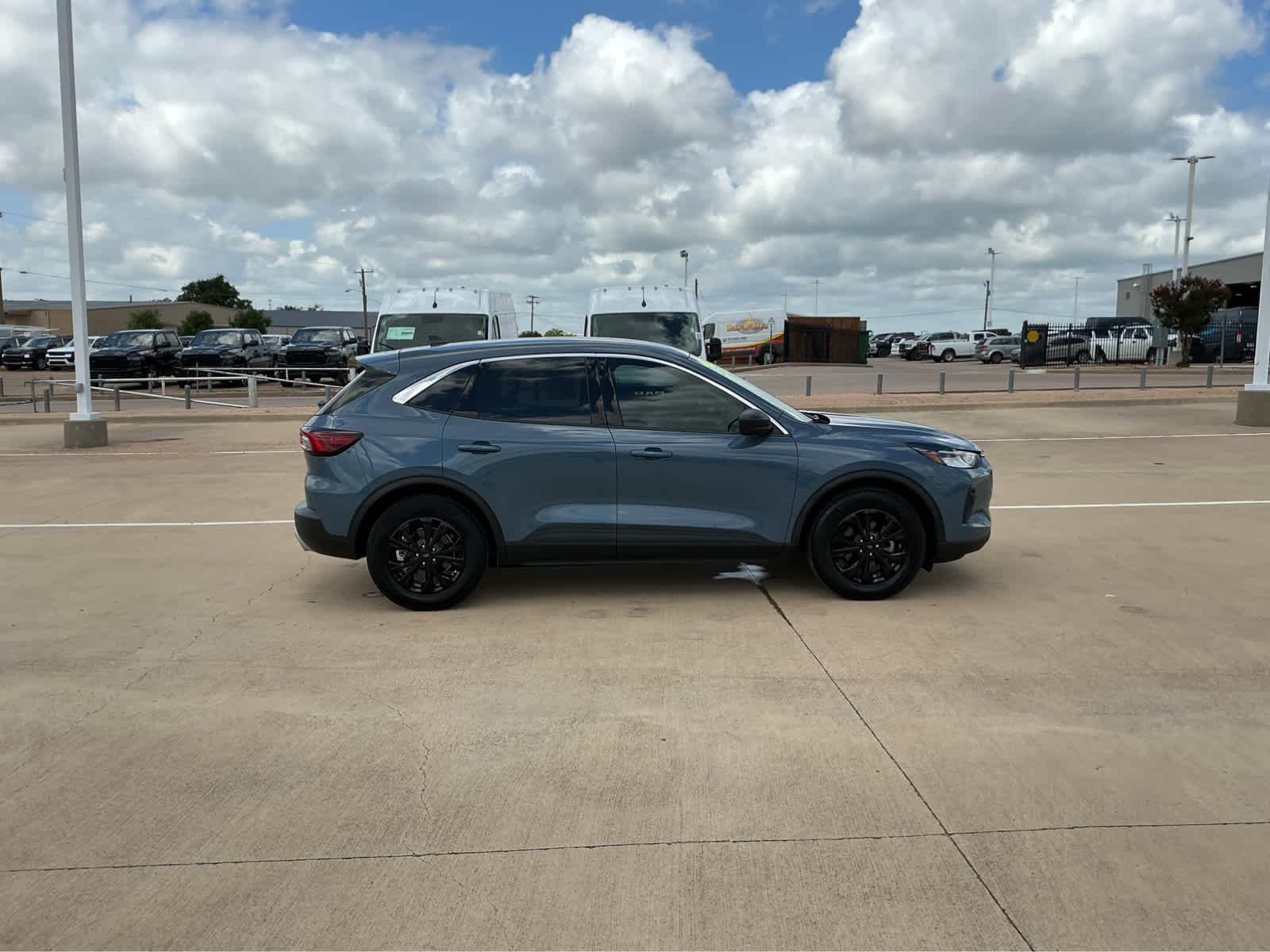 Used 2024 Vapor Blue Metallic Ford Active image 5