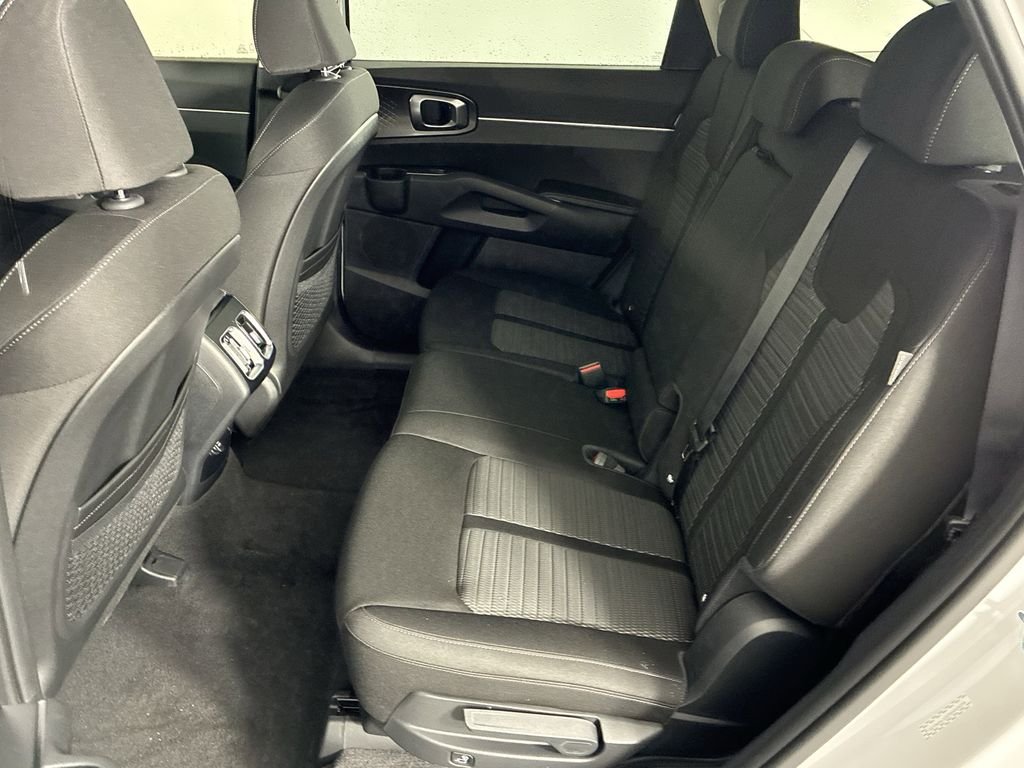 New 2026 Glacial White Pearl Kia LX image 28
