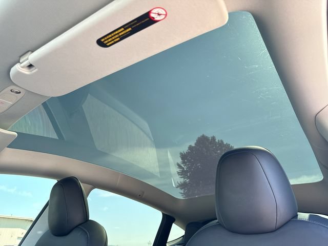 Used 2022  Tesla Performance image 28