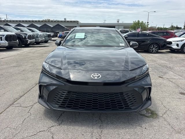 Used 2025  Toyota SE image 18
