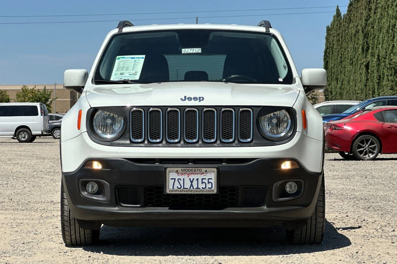 Used 2016 Alpine White Jeep Latitude image 9