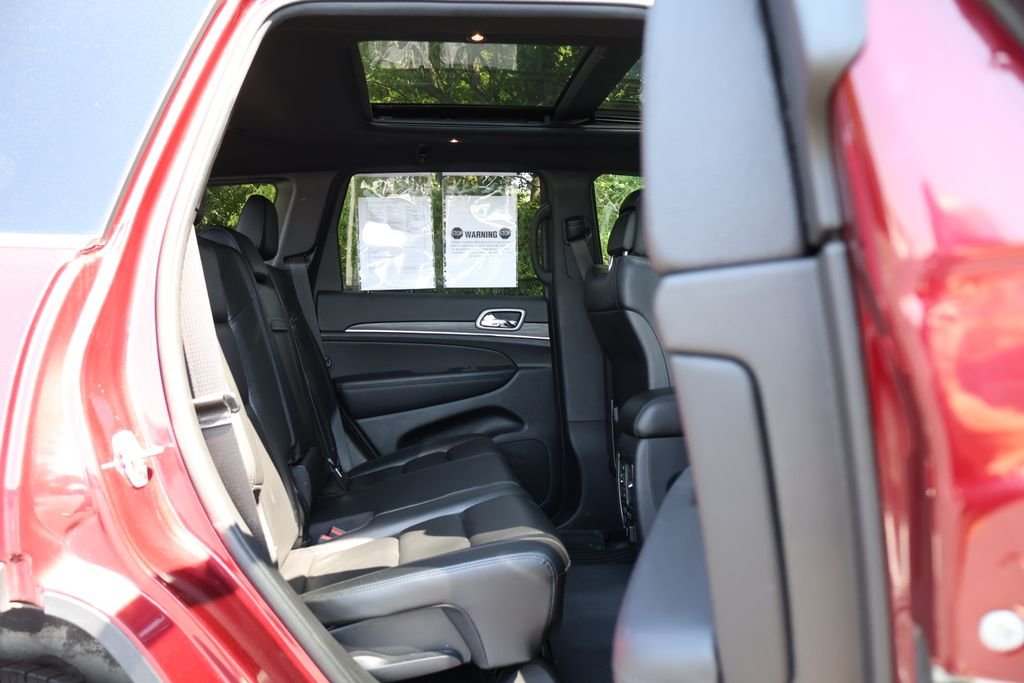 Used 2022 Red Jeep Limited image 47