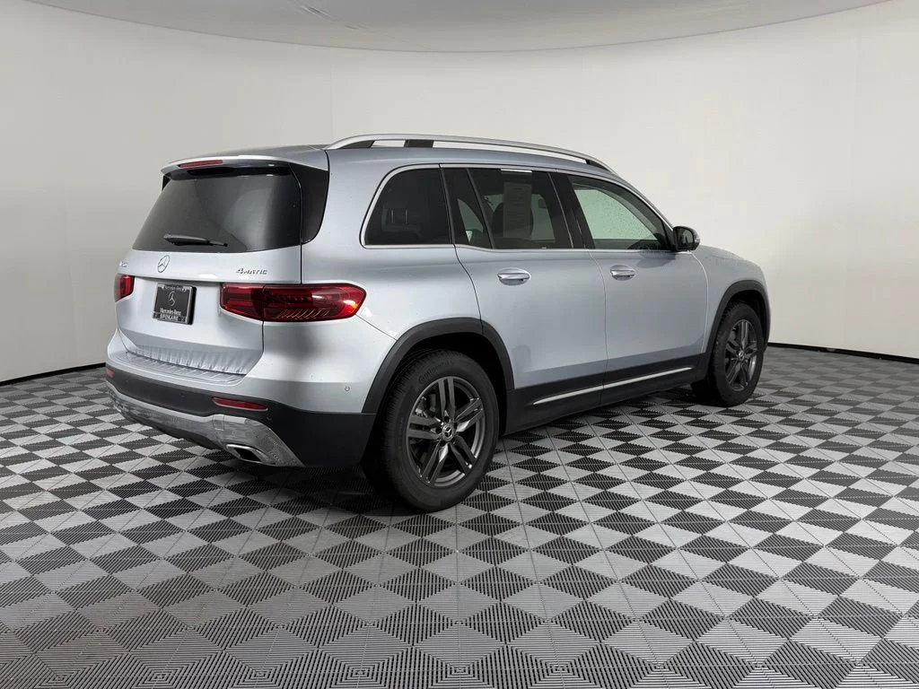 Certified Used 2025 Silver Mercedes-Benz GLB 250 image 8