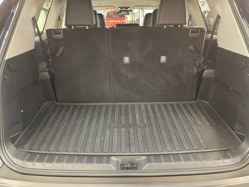 Used 2024  Toyota Limited image 26
