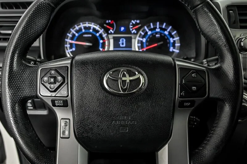 Used 2018 Blizzard Pearl Toyota Limited image 23