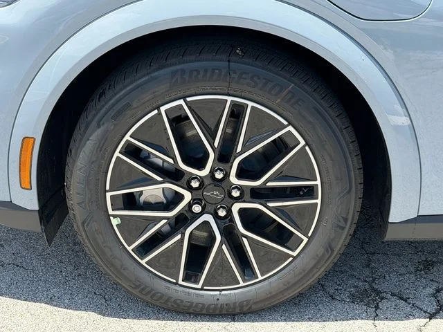 New 2026 Glacier Gray Metallic Tri-coat Ford Premium image 21