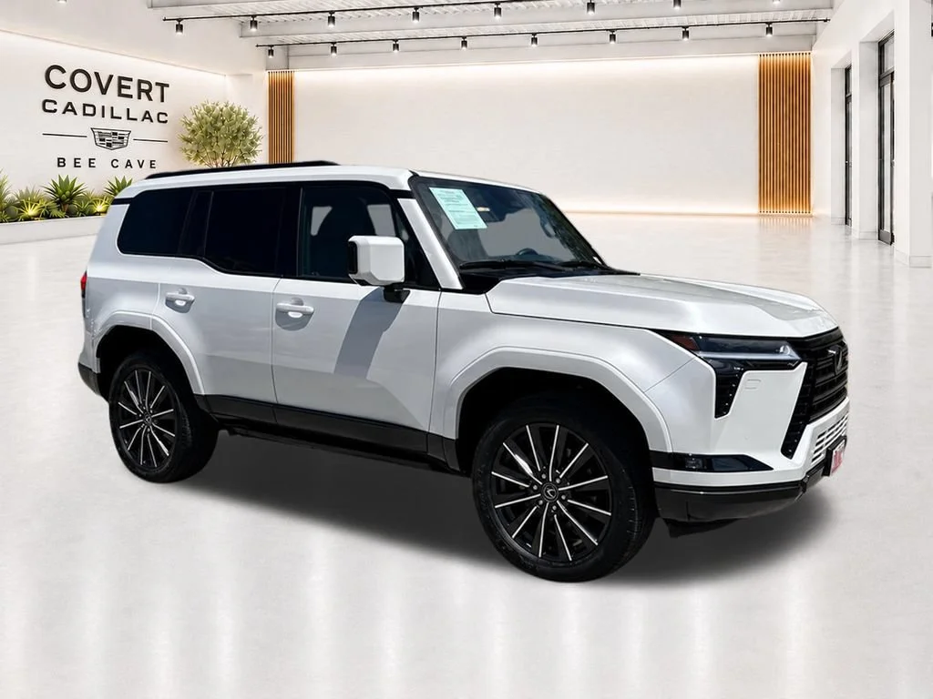 Used 2024  Lexus GX 550 Luxury image 2