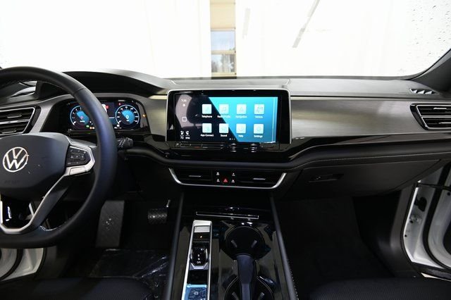 2026 Volkswagen Atlas Cross Sport SE w/Tech - Photo 2
