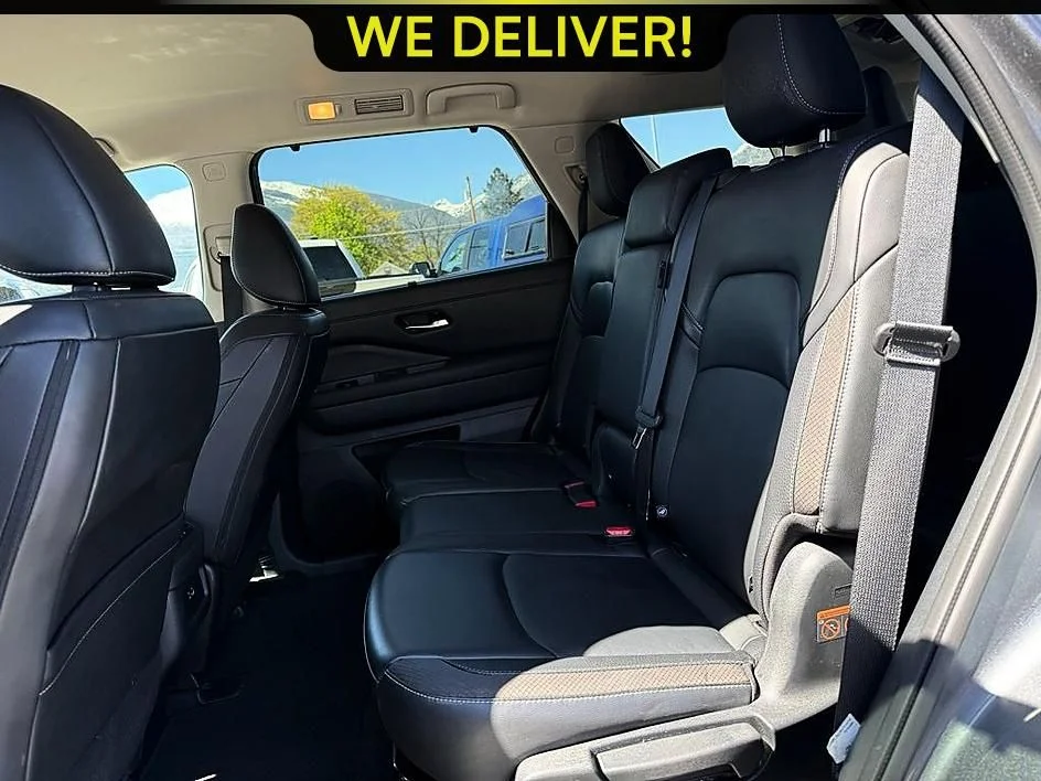 2025 Nissan Pathfinder SL - Photo 17