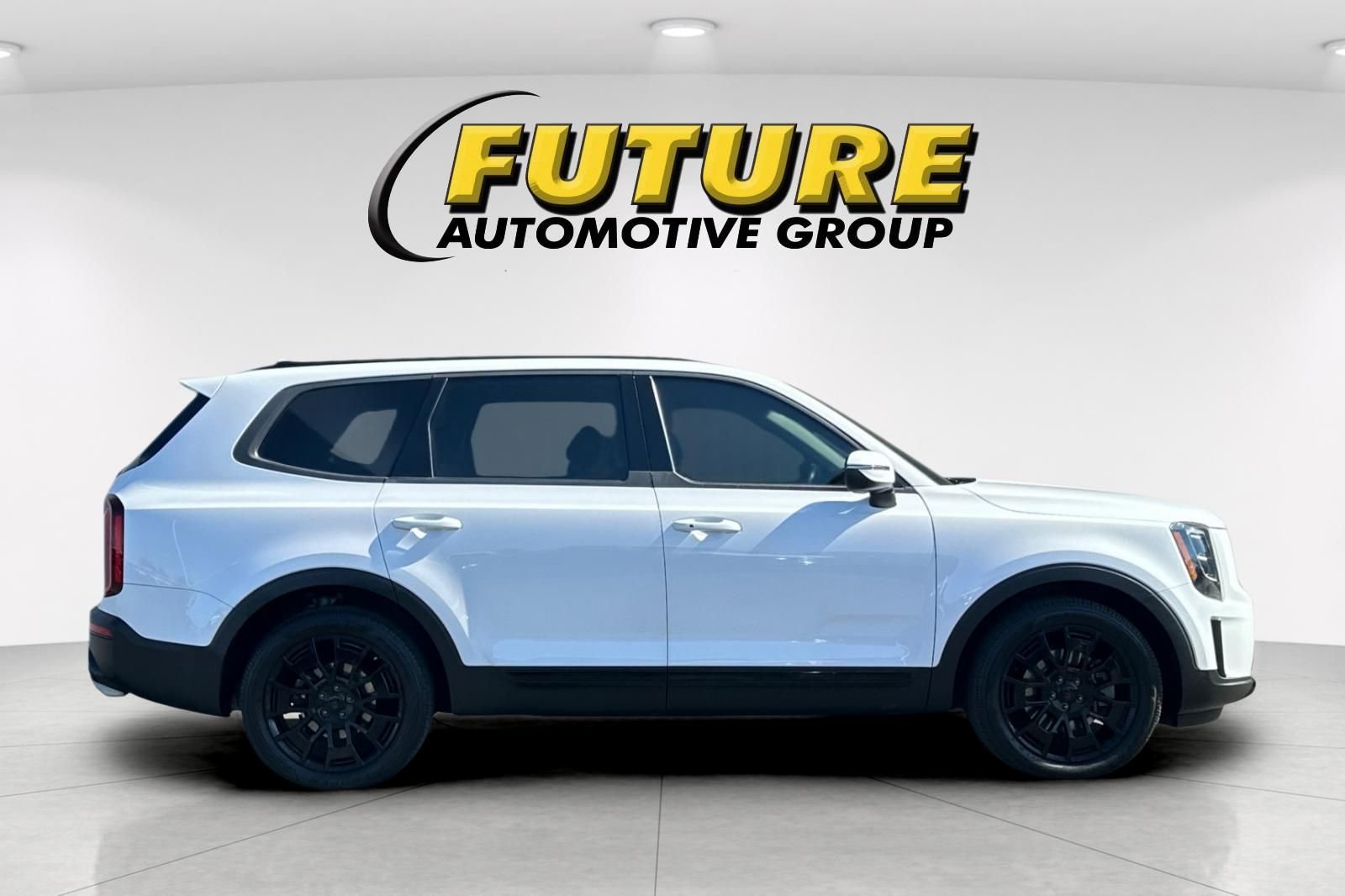 Used 2021 White Kia EX image 3