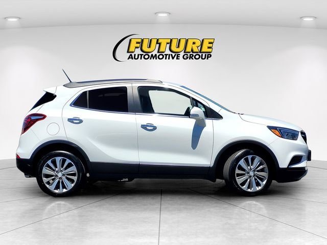 Used 2019 White Buick Preferred image 3