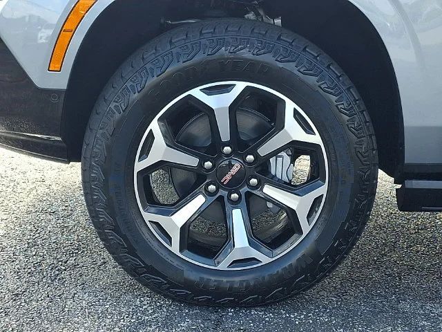 New 2026 Sterling Metallic GMC AT4 image 5