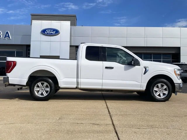 Used 2021 White Ford XLT image 2