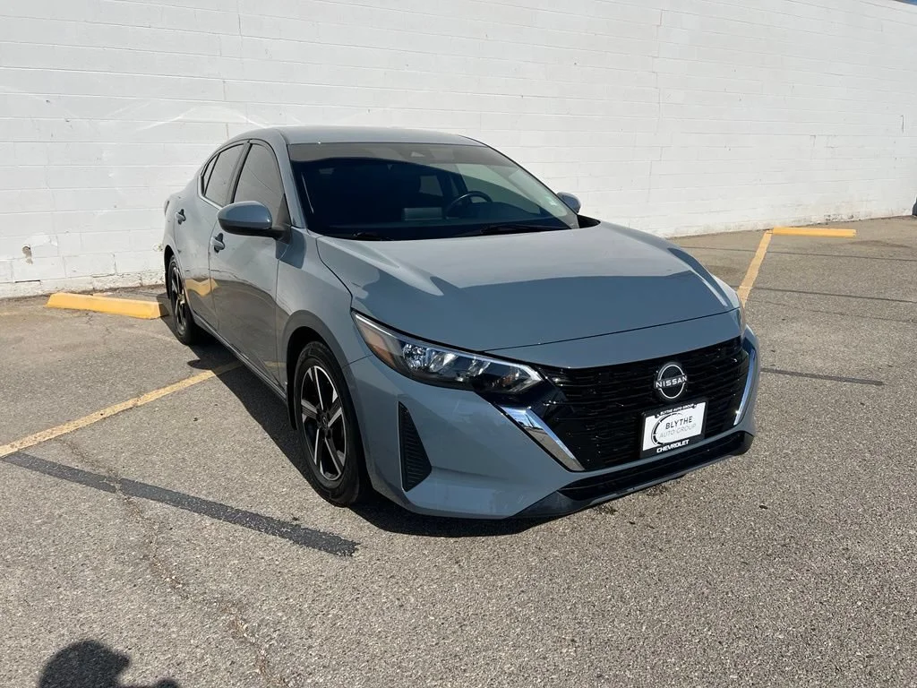 Used 2025  Nissan SV image 8