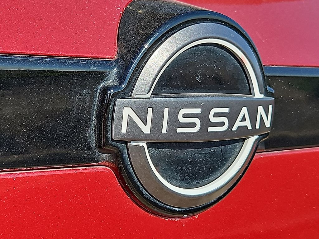Used 2022 Red Nissan SV image 5