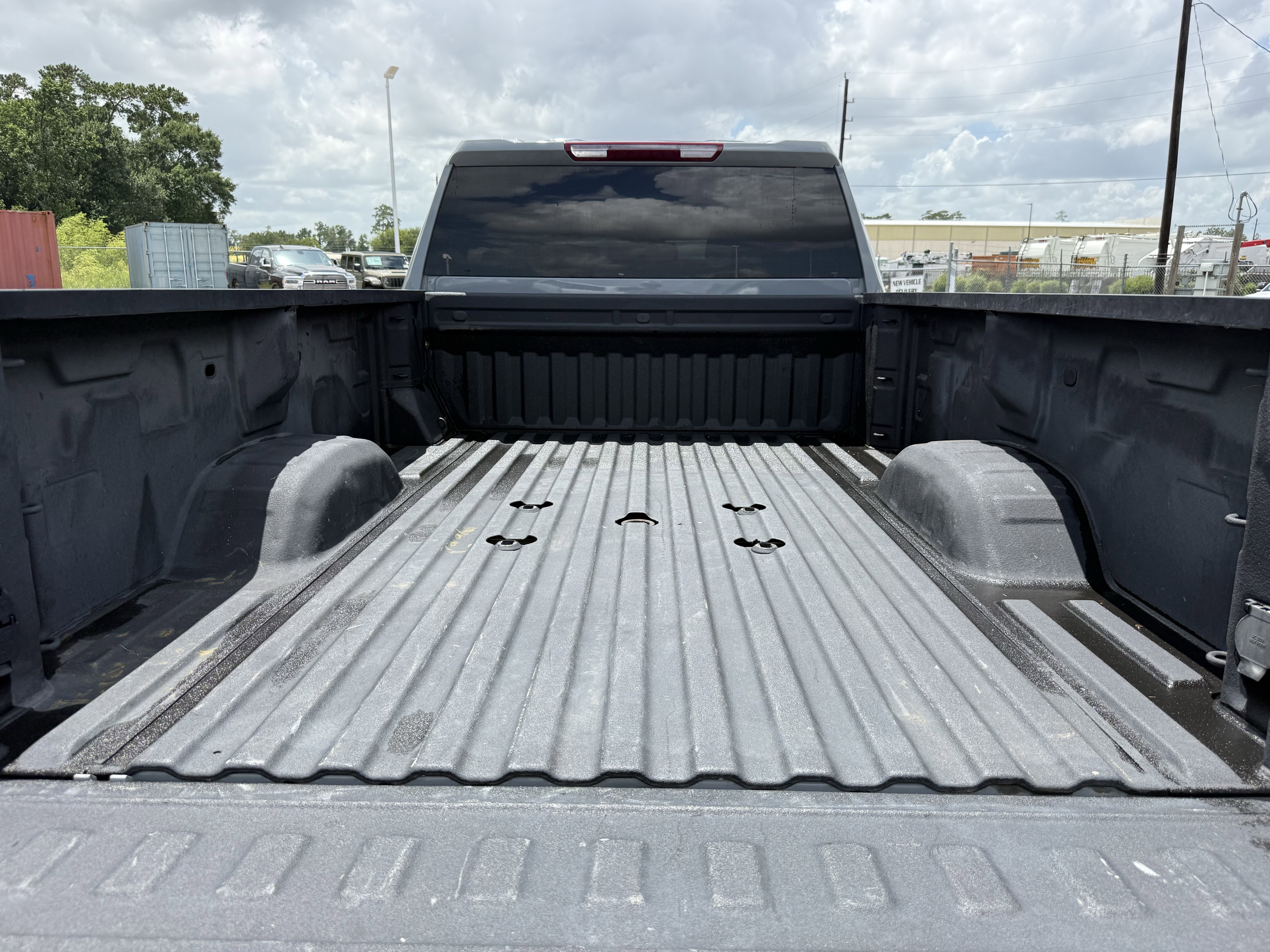 Used 2024 Slate Gray Metallic Chevrolet  image 26