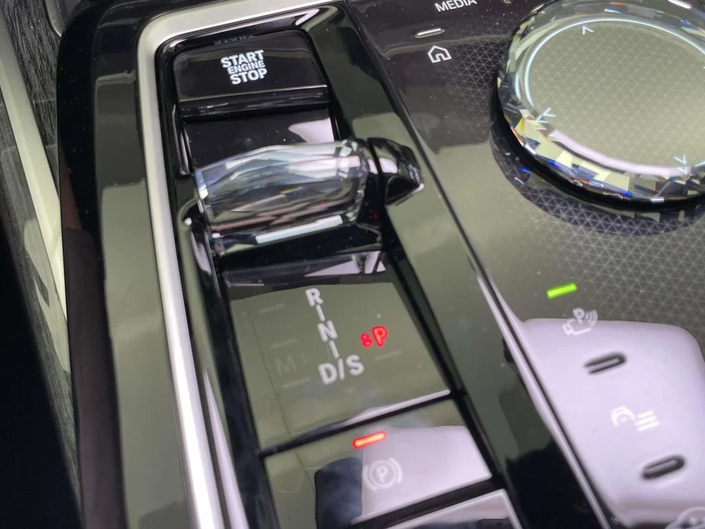 2025 BMW 7 Series 760i - Photo 28