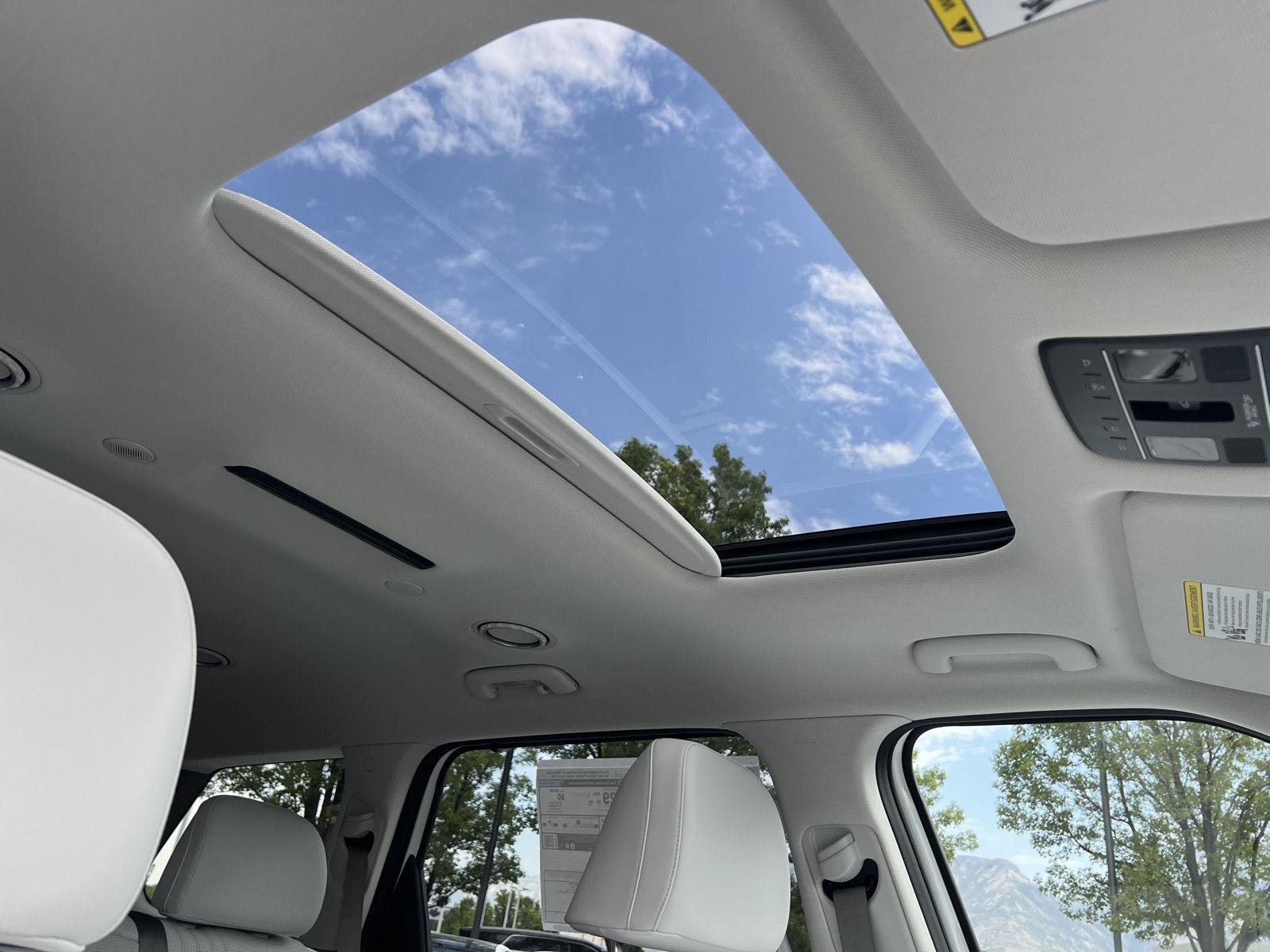 New 2026 Creamy White Pearl Hyundai SEL Premium 8P image 21