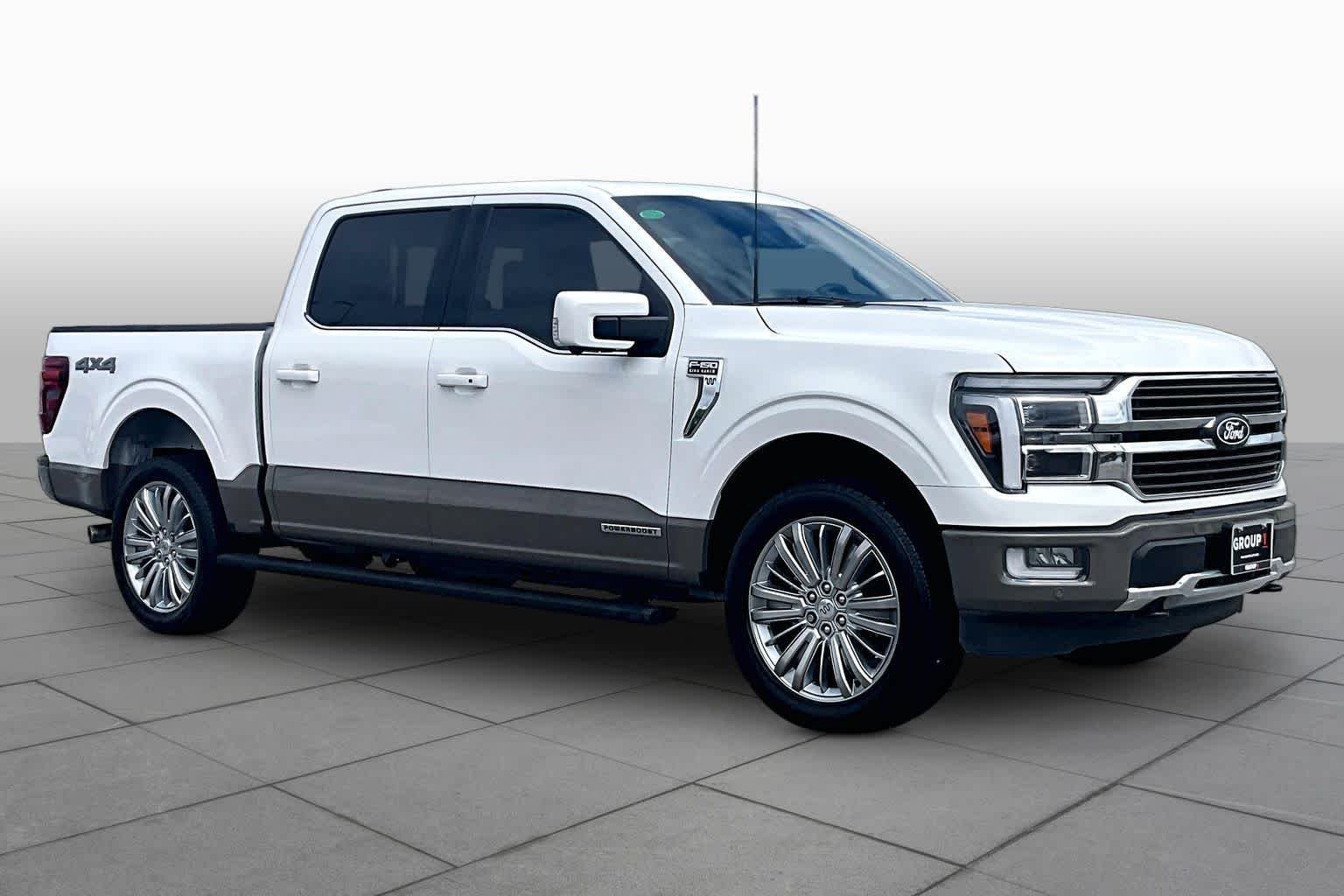 Used 2025 Star White Metallic Tri-Coat/Marsh Gray Ford King Ranch image 3