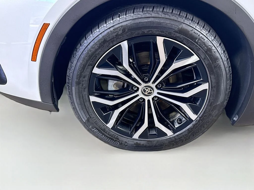 Used 2023 White Toyota XLE image 37