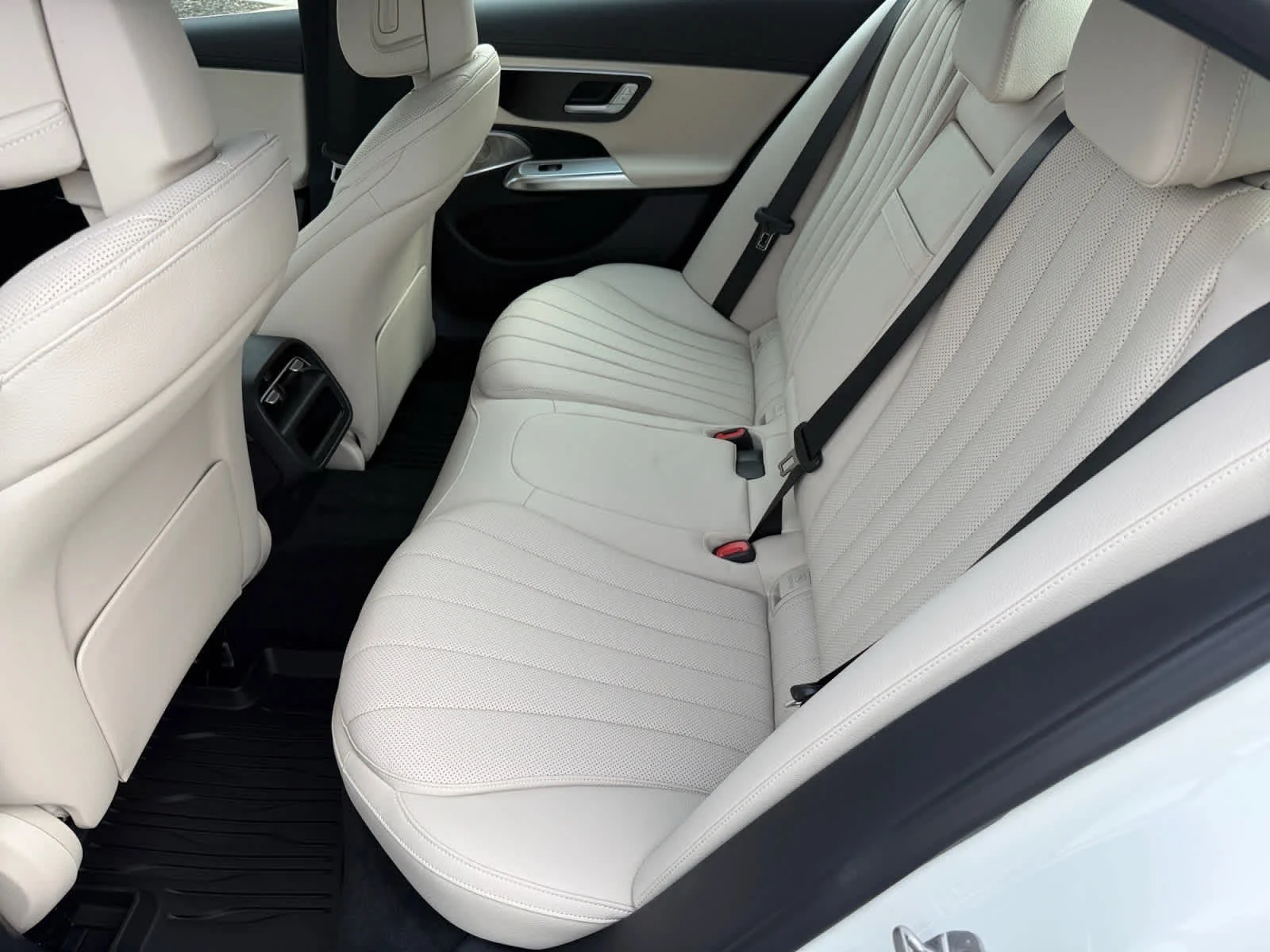 New 2026 Polar White Mercedes-Benz E 350 image 11