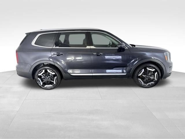 Used 2025 Gray Kia S image 6