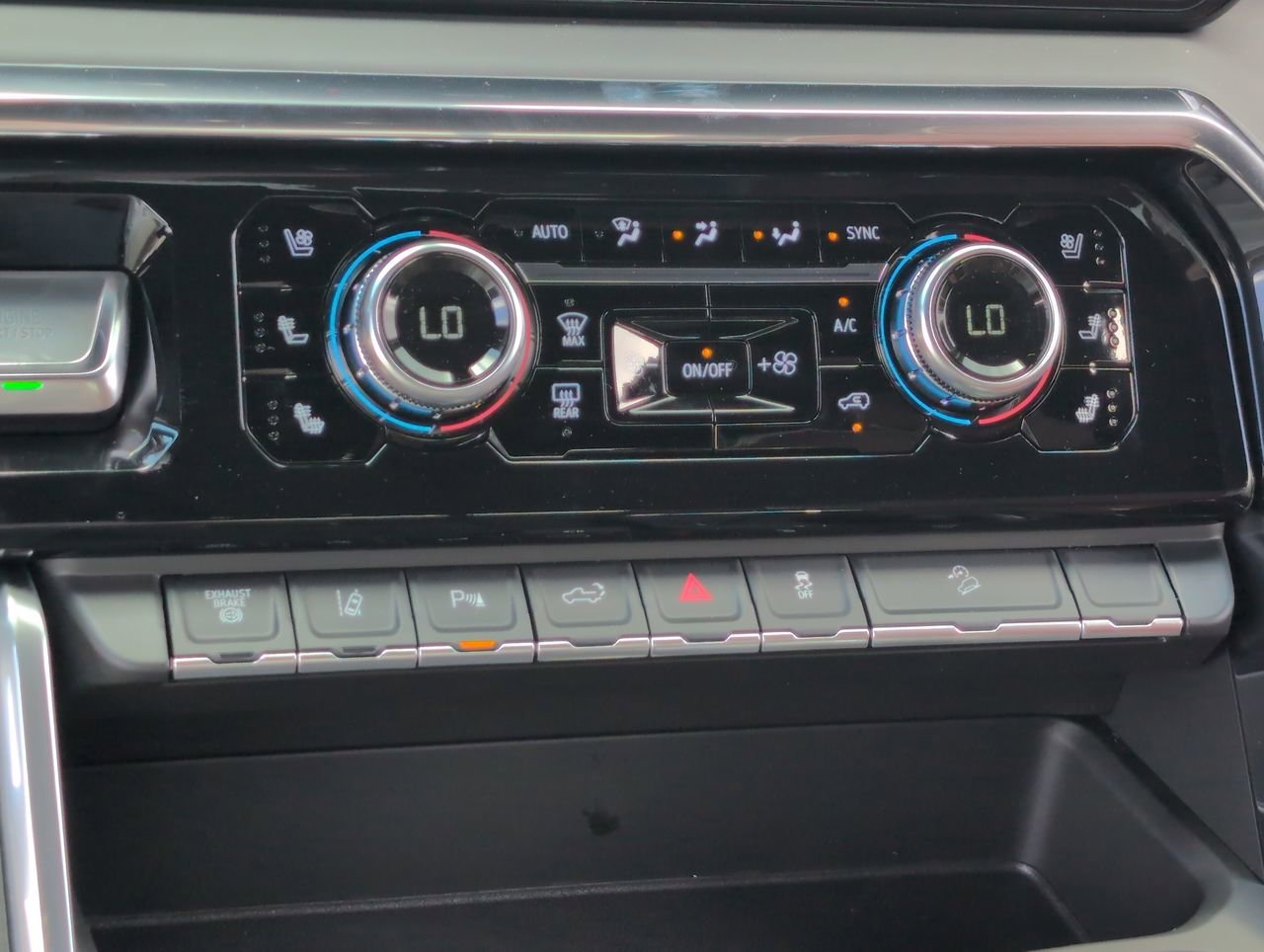 2026 GMC Sierra 2500HD Denali Ultimate - Photo 11