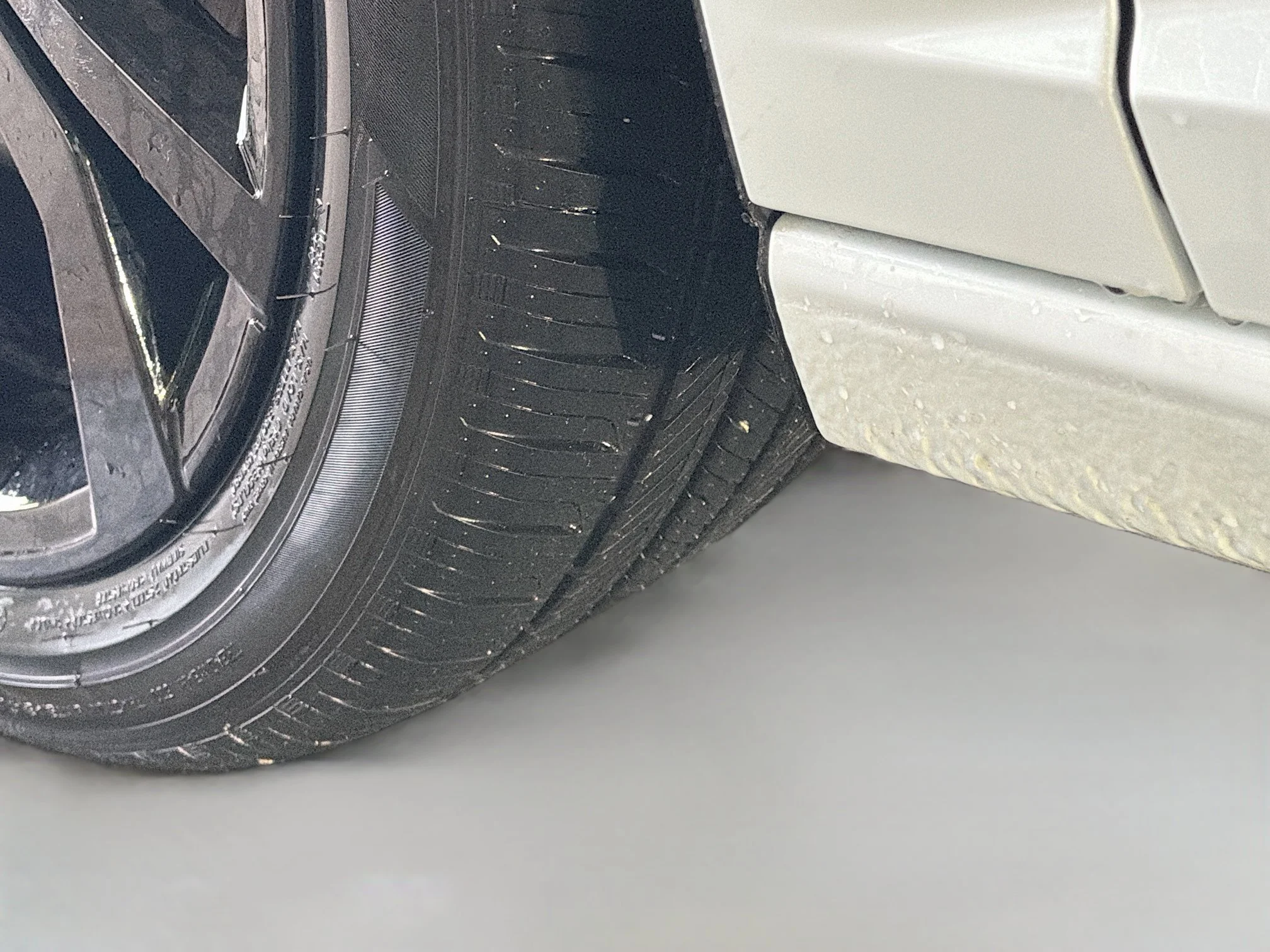 New 2026 White Pearl Volkswagen SE image 40
