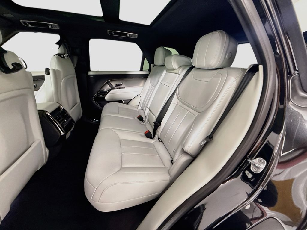 New 2026 Santorini Black Land Rover SE image 22