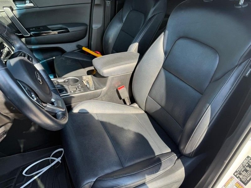 Used 2021 Snow White Pearl Kia EX image 16