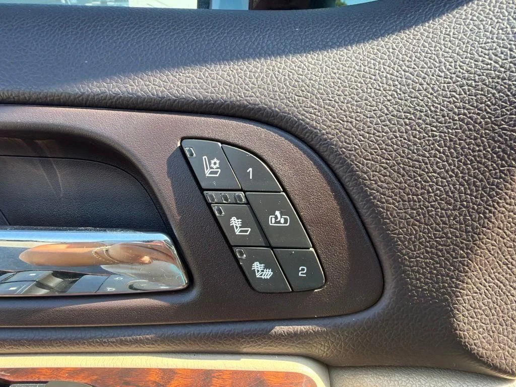 Used 2011 White GMC Denali image 30