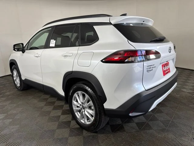 New 2026 Wind Chill Pearl <sup>1</sup> Toyota  LE image 6