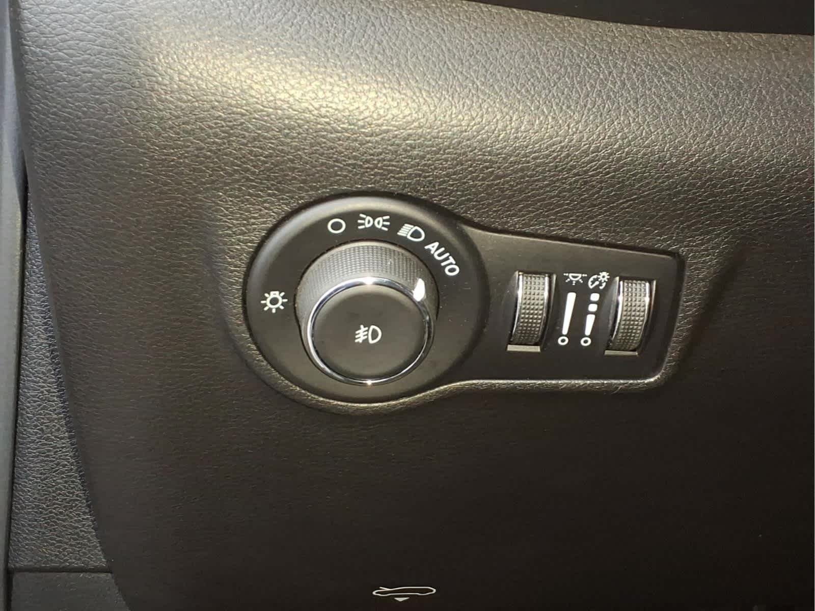 Used 2022 Sting-Gray Clearcoat Jeep Trailhawk image 13