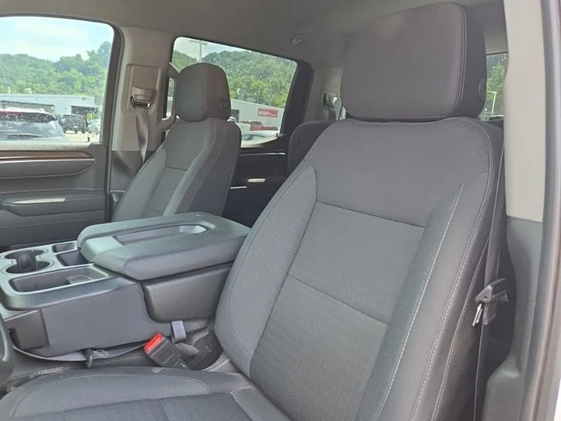 Used 2025 White Chevrolet LT image 10