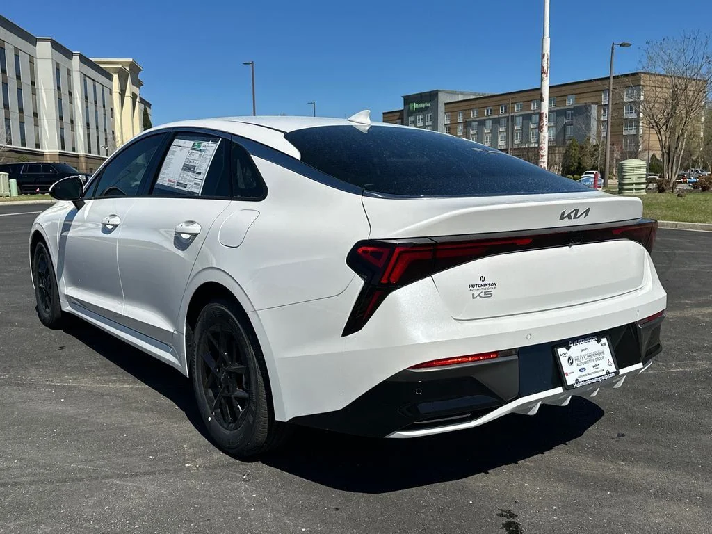 New 2026 White Kia LXS image 5