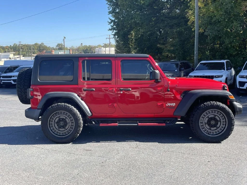 Used 2020 Red Jeep Unlimited Sport S image 9