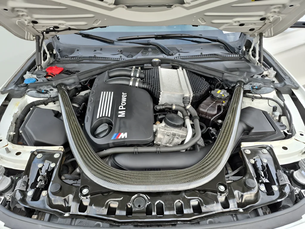 Used 2018 White BMW Base image 14